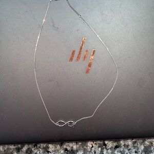 E2W Elegant Silver Infinity Necklace